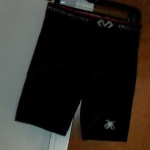 McDavid Cross Compression Shorts Size L 80% nylon 20% spandex